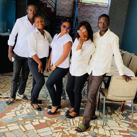 Residence P P M Odza Yaoundé Eksteriør bilde