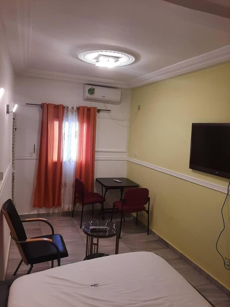 Residence P P M Odza Yaoundé Eksteriør bilde